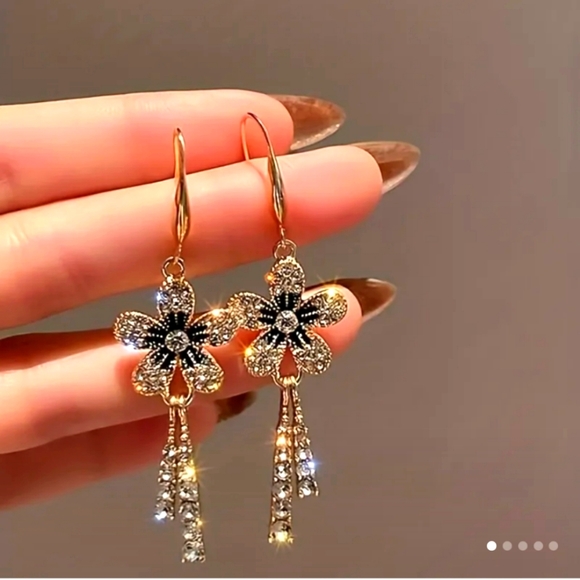 14K WHITE GOLD PLATED HOOK EARRINGS BLUE AND CLEAR CUBIC ZIRCON - Picture 4 of 5